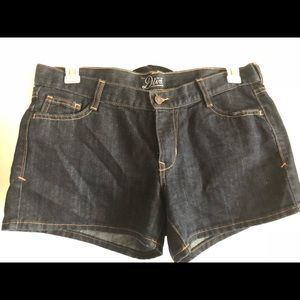 Old Navy jean shorts size 10. Never worn